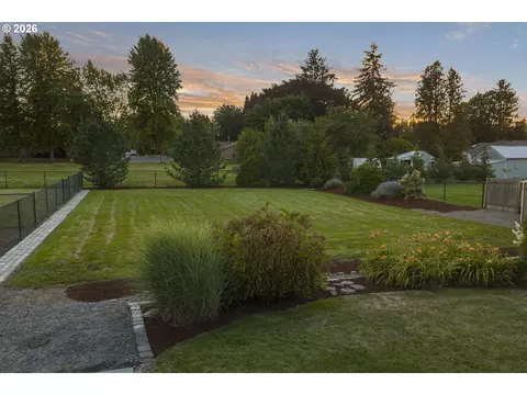 Exterior - 3097 SE Kingfisher Ave, Gresham, OR 97080 photo 5 of 6