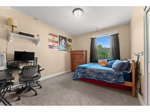 Bedroom - 3097 SE Kingfisher Ave, Gresham, OR 97080 photo 5 of 8