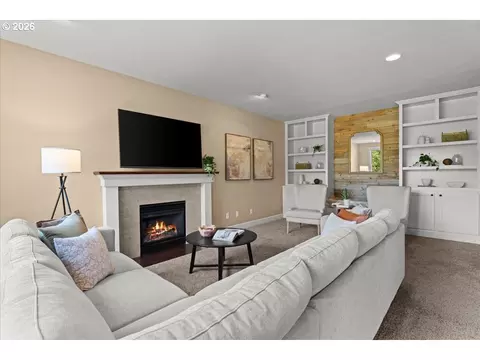 Living - 3097 SE Kingfisher Ave, Gresham, OR 97080 photo 3 of 4
