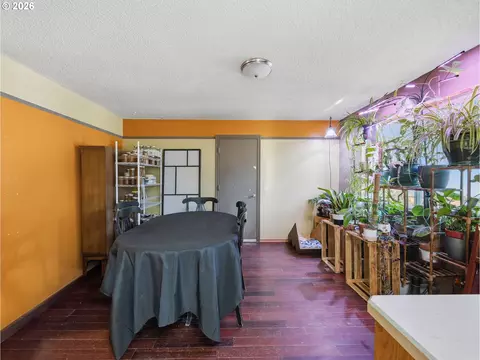 Dining - 1960 SW 13th Ct, Gresham, OR 97080 photo 1 of 1