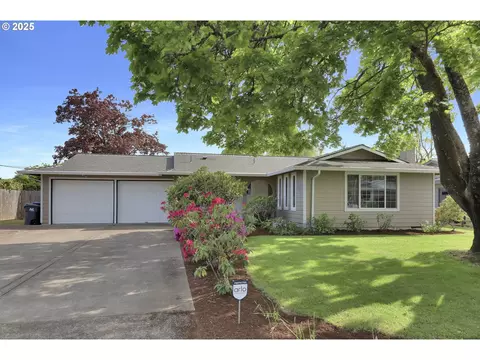 541 Pinedale Ave, Springfield, OR 97477