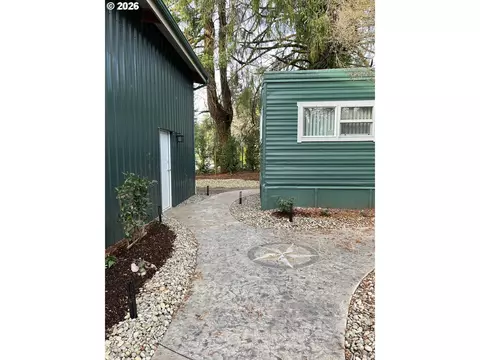 Exterior - 85313 Glenada Rd, Florence, OR 97439 photo 6 of 19