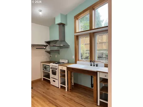 Kitchen - 85313 Glenada Rd, Florence, OR 97439 photo 3 of 4