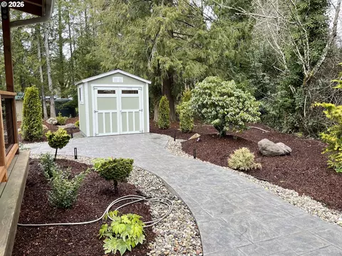 Exterior - 85313 Glenada Rd, Florence, OR 97439 photo 18 of 19