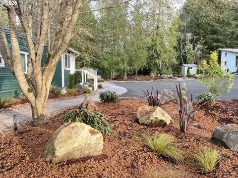 Exterior - 85313 Glenada Rd, Florence, OR 97439 photo 8 of 19