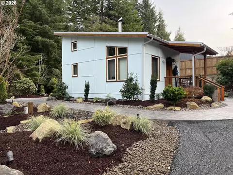 Exterior - 85313 Glenada Rd, Florence, OR 97439 photo 11 of 19