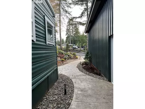 Exterior - 85313 Glenada Rd, Florence, OR 97439 photo 9 of 19