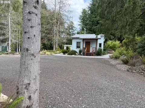 Exterior - 85313 Glenada Rd, Florence, OR 97439 photo 13 of 19