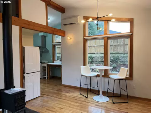 Dining - 85313 Glenada Rd, Florence, OR 97439 photo 1 of 1