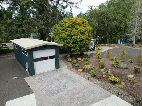 Exterior - 85313 Glenada Rd, Florence, OR 97439 photo 1 of 19