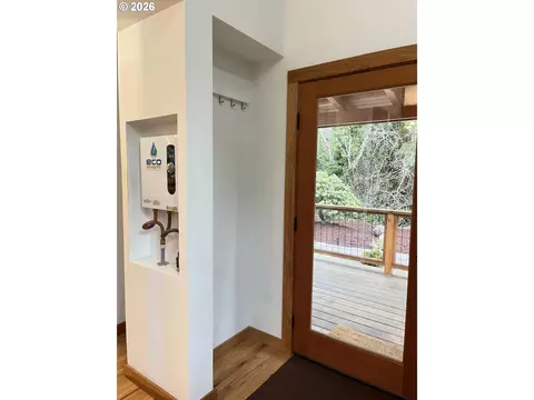Entry Way - 85313 Glenada Rd, Florence, OR 97439 photo 3 of 3