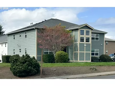 2045 SE Azalea Ave, Warrenton, OR 97146