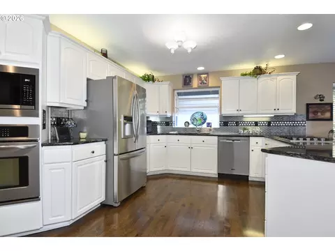 Kitchen - 2581 SE Morlan Way, Gresham, OR 97080 photo 1 of 2