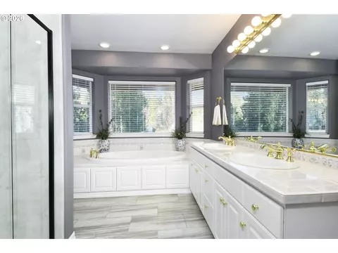 Bath - 2581 SE Morlan Way, Gresham, OR 97080 photo 1 of 3