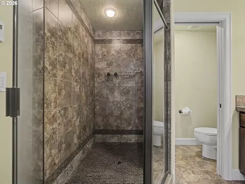 Bath - 39576 Trillium St, Sandy, OR 97055 photo 5 of 7