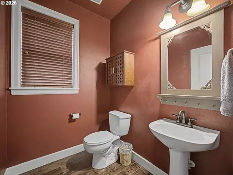 Bath - 39576 Trillium St, Sandy, OR 97055 photo 1 of 7