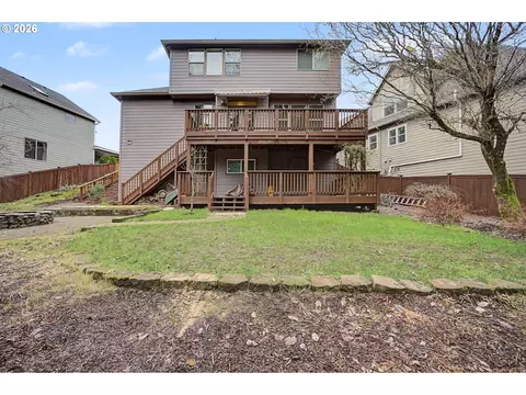 Exterior - 39576 Trillium St, Sandy, OR 97055 photo 10 of 13