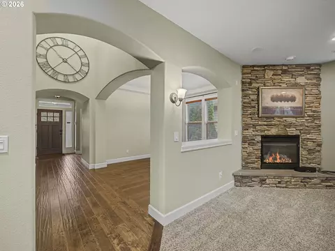Entry Way - 39576 Trillium St, Sandy, OR 97055 photo 1 of 9