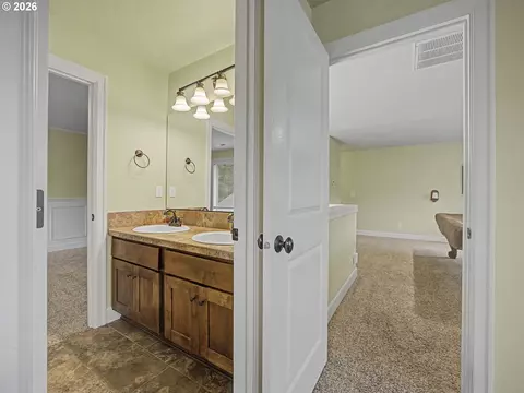 Bath - 39576 Trillium St, Sandy, OR 97055 photo 6 of 7