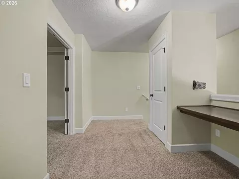 Entry Way - 39576 Trillium St, Sandy, OR 97055 photo 7 of 9