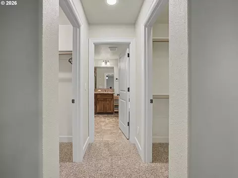 Entry Way - 39576 Trillium St, Sandy, OR 97055 photo 6 of 9