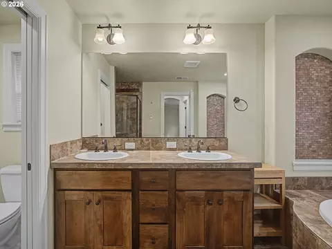 Bath - 39576 Trillium St, Sandy, OR 97055 photo 3 of 7