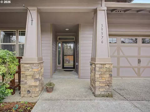Exterior - 39576 Trillium St, Sandy, OR 97055 photo 3 of 13