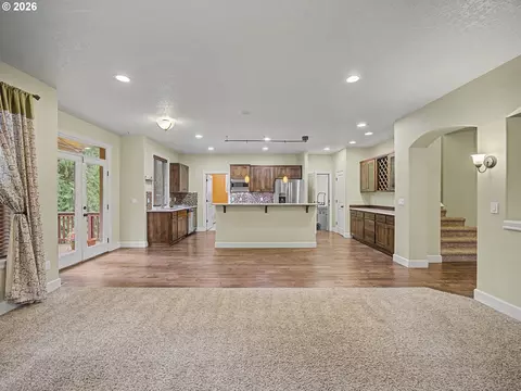Living - 39576 Trillium St, Sandy, OR 97055 photo 3 of 3