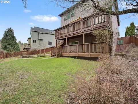 Exterior - 39576 Trillium St, Sandy, OR 97055 photo 8 of 13