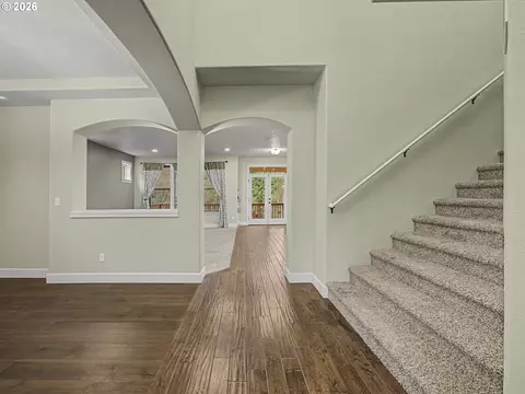 Entry Way - 39576 Trillium St, Sandy, OR 97055 photo 2 of 9
