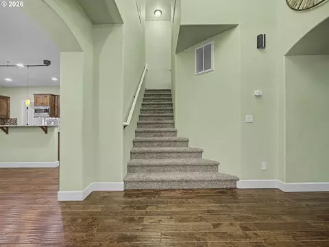 Entry Way - 39576 Trillium St, Sandy, OR 97055 photo 4 of 9