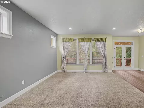 Living - 39576 Trillium St, Sandy, OR 97055 photo 2 of 3