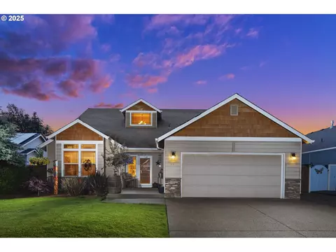 795 Meadowlawn Pl, Molalla, OR 97038
