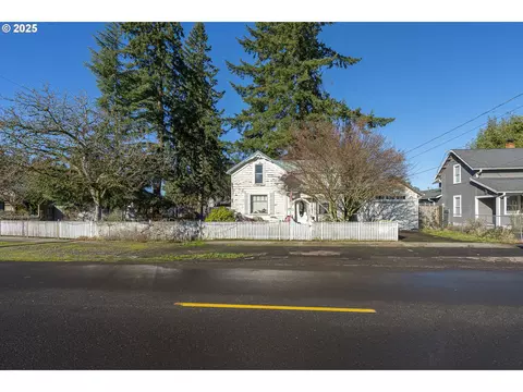 3035 5th St, Hubbard, OR 97032