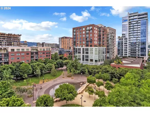 922 NW 11th Ave #807, Portland, OR 97209