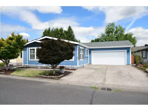 16500 SE 1st St #44, Vancouver, WA 98660