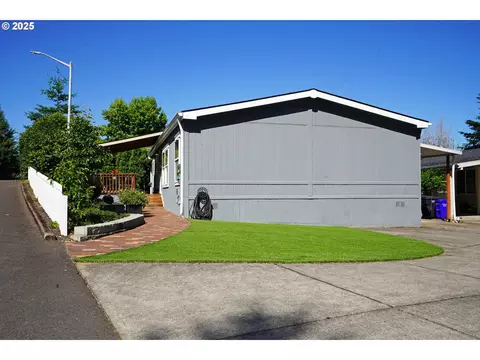 14983 S Brookfield Dr, Oregon City, OR 97045