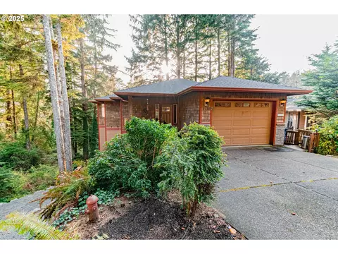 2278 NE Hotspur Ln, Lincoln City, OR 97367