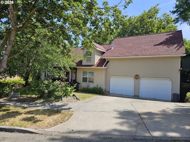 1301 E 19th St, The Dalles, OR 97058