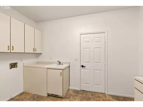Other - 39141 Easton Ln, Springfield, OR 97478 photo 4 of 6