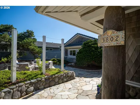3802 NW Oceania Dr, Waldport, OR 97394