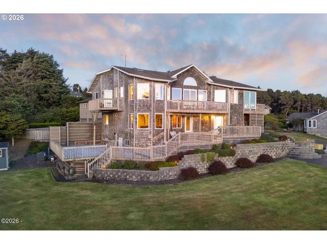 1903 NE Spindrift Ct, Lincoln City, OR 97367