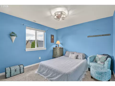 Bedroom - 518 Raber Rd, Eugene, OR 97402 photo 5 of 5