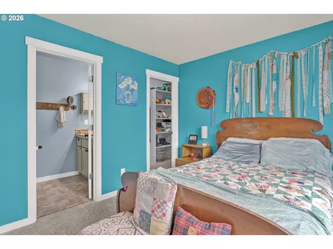 Bedroom - 518 Raber Rd, Eugene, OR 97402 photo 4 of 5