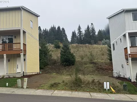 215 SW Sternwheeler Dr #27, Cascade Locks, OR 97014