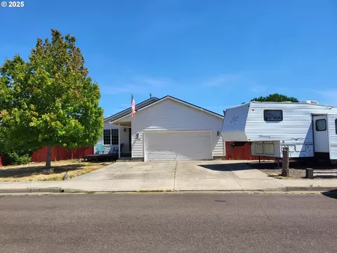 780 SE Meadows Loop, Sheridan, OR 97378