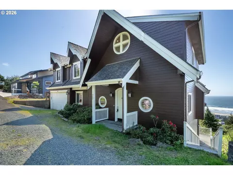 367 Longview Loop, Rockaway Beach, OR 97136
