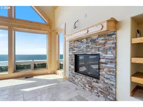 Living - 367 Longview Loop, Rockaway Beach, OR 97136 photo 5 of 8