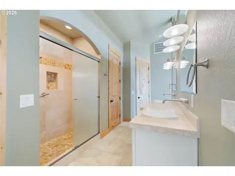 Bath - 367 Longview Loop, Rockaway Beach, OR 97136 photo 1 of 6