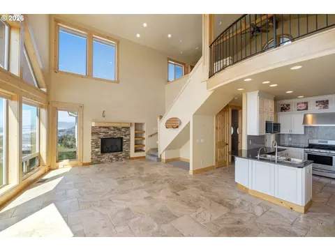 Living - 367 Longview Loop, Rockaway Beach, OR 97136 photo 6 of 8